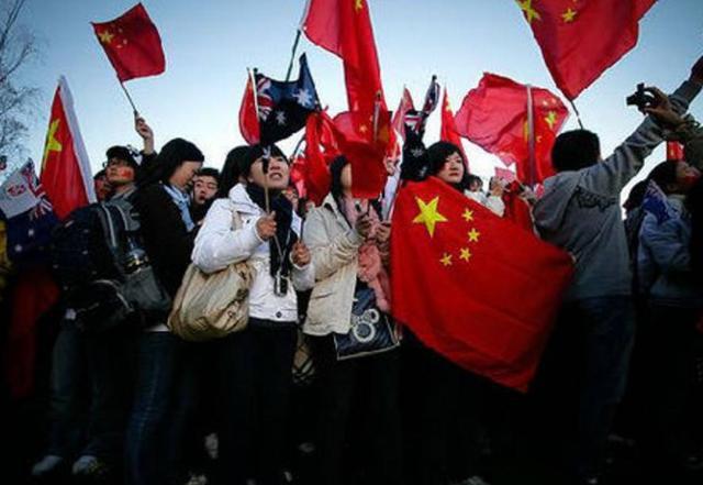 小猫钓鱼游戏龙王版有船